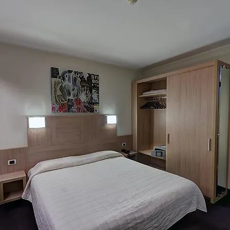 Hotel Capital Rovigo Kamer foto
